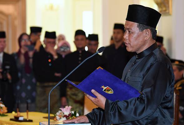 Aminuddin angkat sumpah MB Negeri Sembilan - Air Times ...